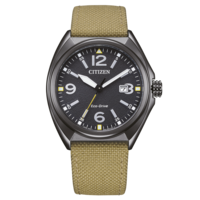 Citizen-Uhr mit schwarzem Zifferblatt, beigem Armband und Eco-Drive-Technologie.